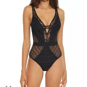 BECCA by Rebecca Virtue Bathing suit